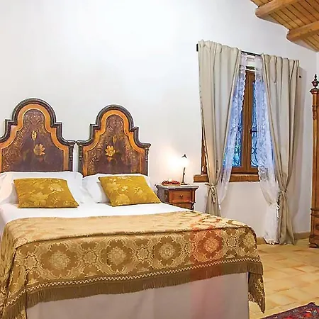 Pet Friendly In With Wifi Holiday home Chiaramonte Gulfi