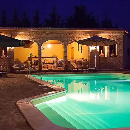 Pet Friendly In With Wifi Holiday home